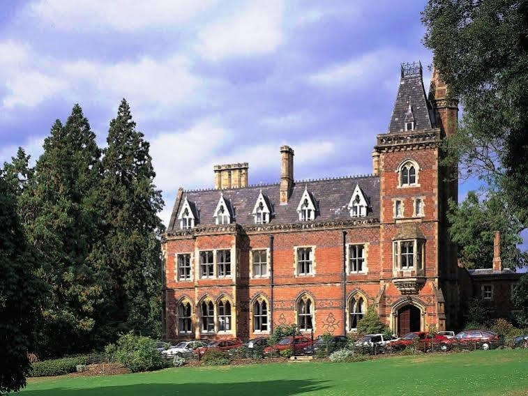 Brownsover Hall Ръгби Екстериор снимка